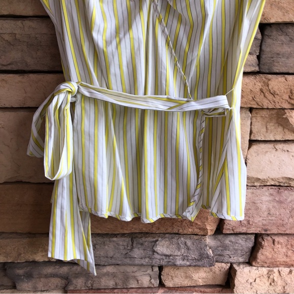Express white yellow stripe cap short sleeve blouse NWT Large - Picture 2 of 14